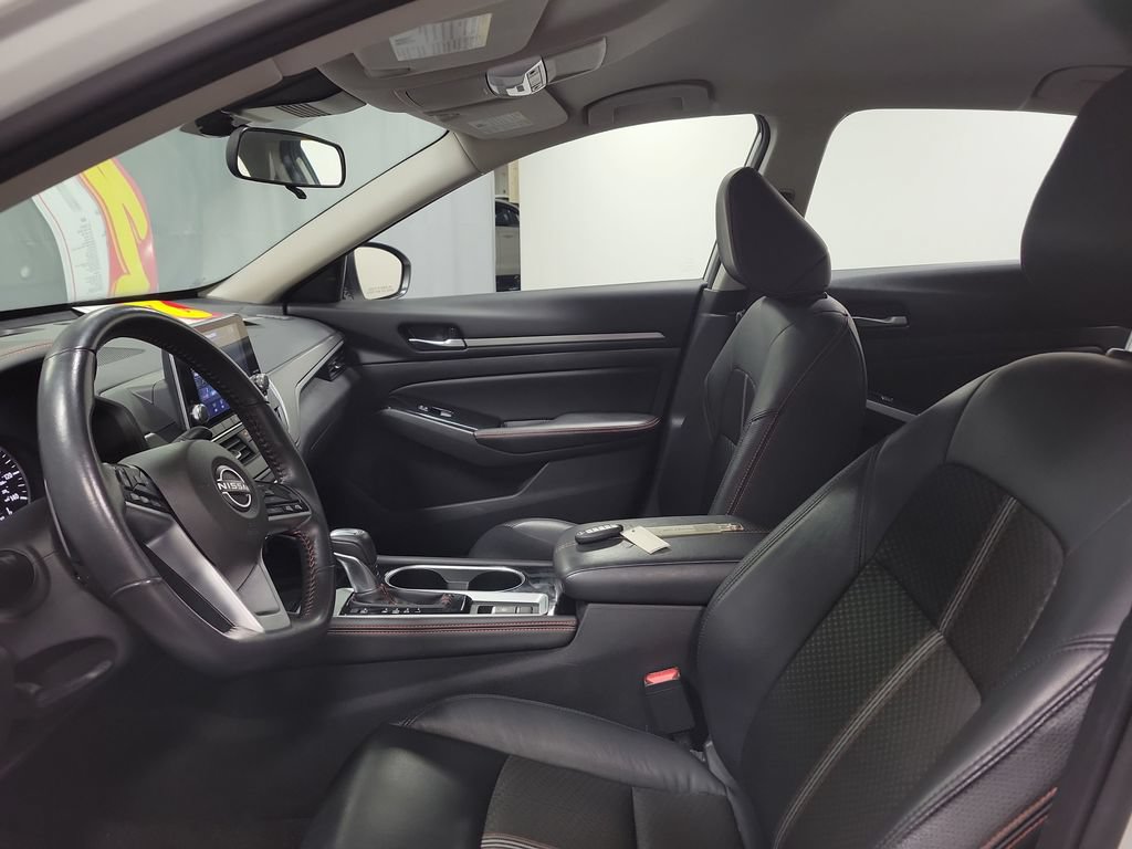 Used 2024 Nissan Altima 2.5 SR AWD/4WD image 12