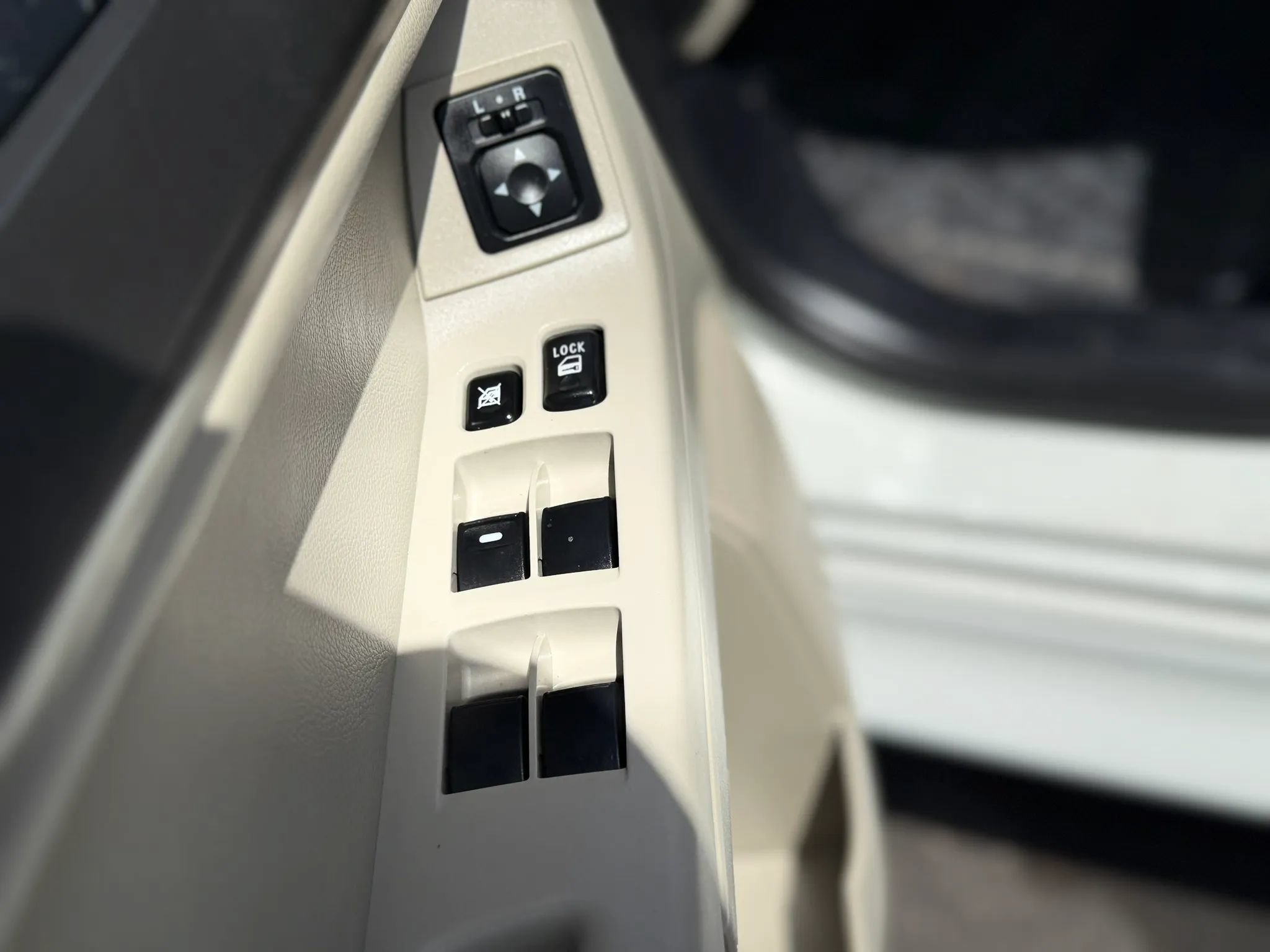 Used 2014 Mitsubishi Lancer ES FWD image 37