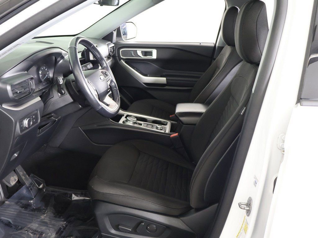 Used 2020 Ford Explorer XLT w/ Comfort Package image 29