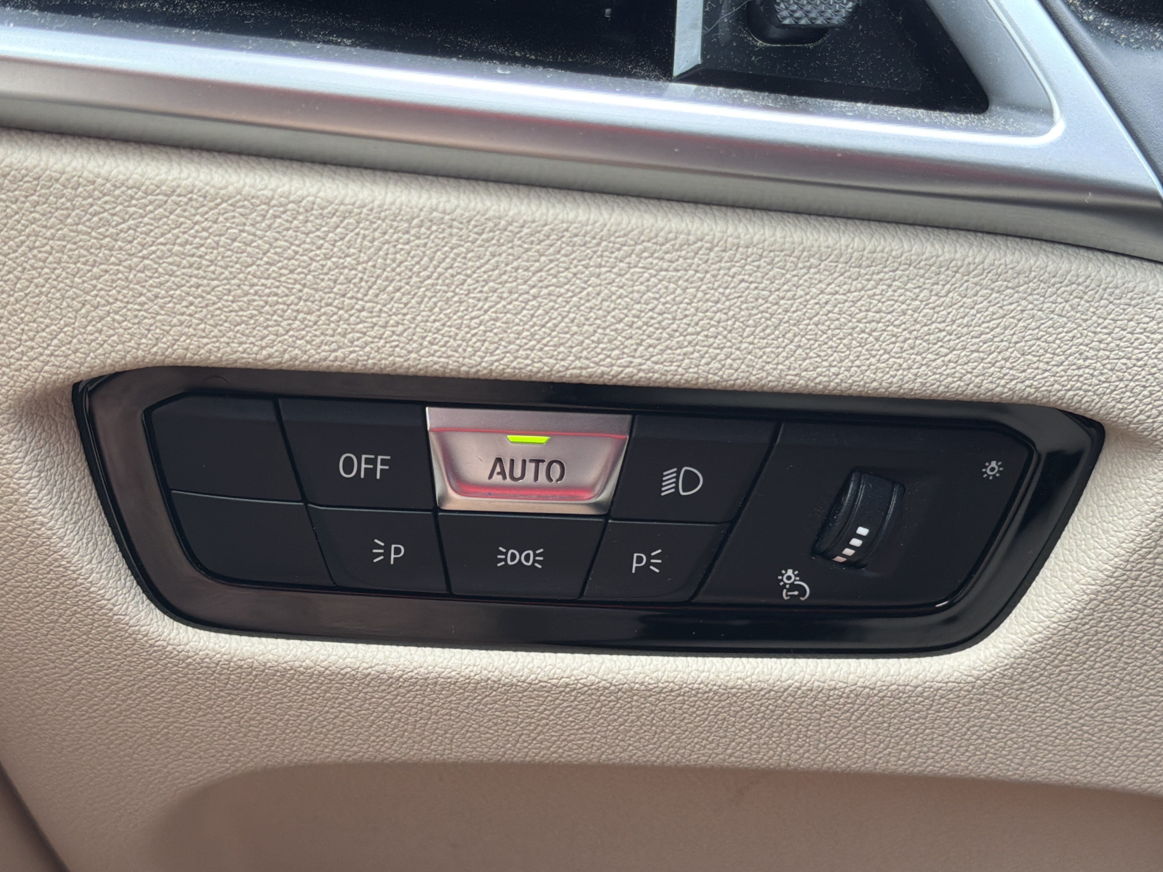 Certified 2025 BMW i4 eDrive40 w/ M Sport Package RWD image 12