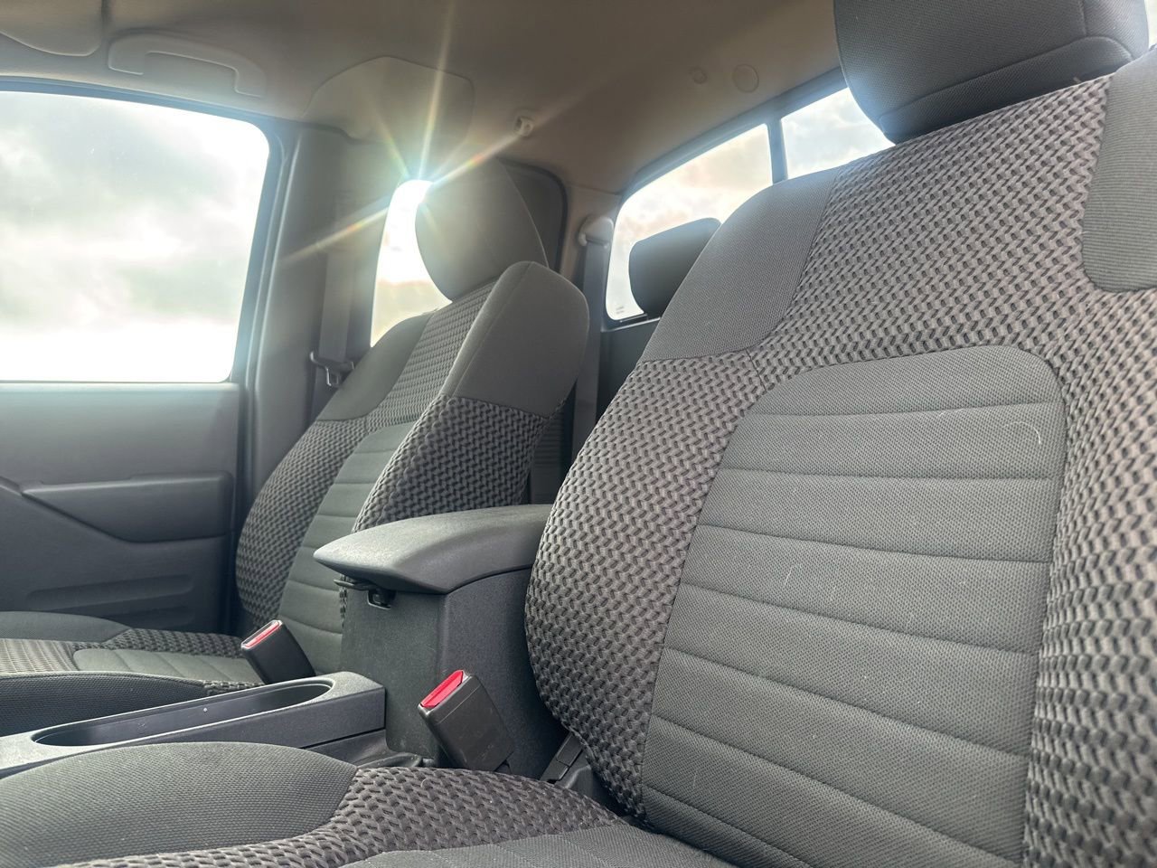 Used 2016 Nissan Frontier SV image 35