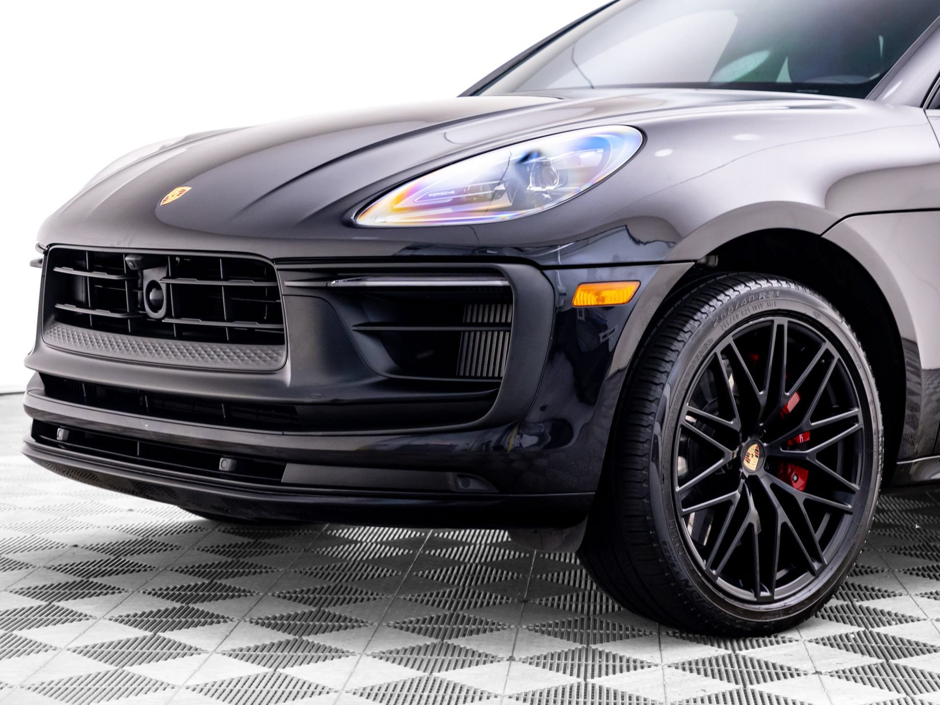 Certified 2023 Porsche Macan GTS AWD/4WD image 37