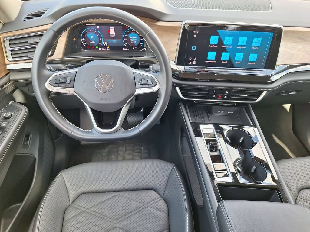 Used 2025 Volkswagen Atlas SE FWD image 10