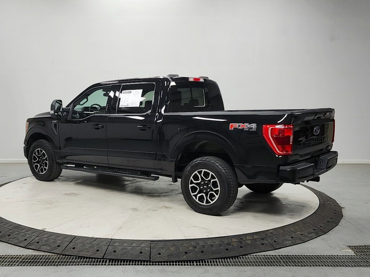 Used 2023 Ford F150 XLT w/ Equipment Group 302A High AWD/4WD image 5
