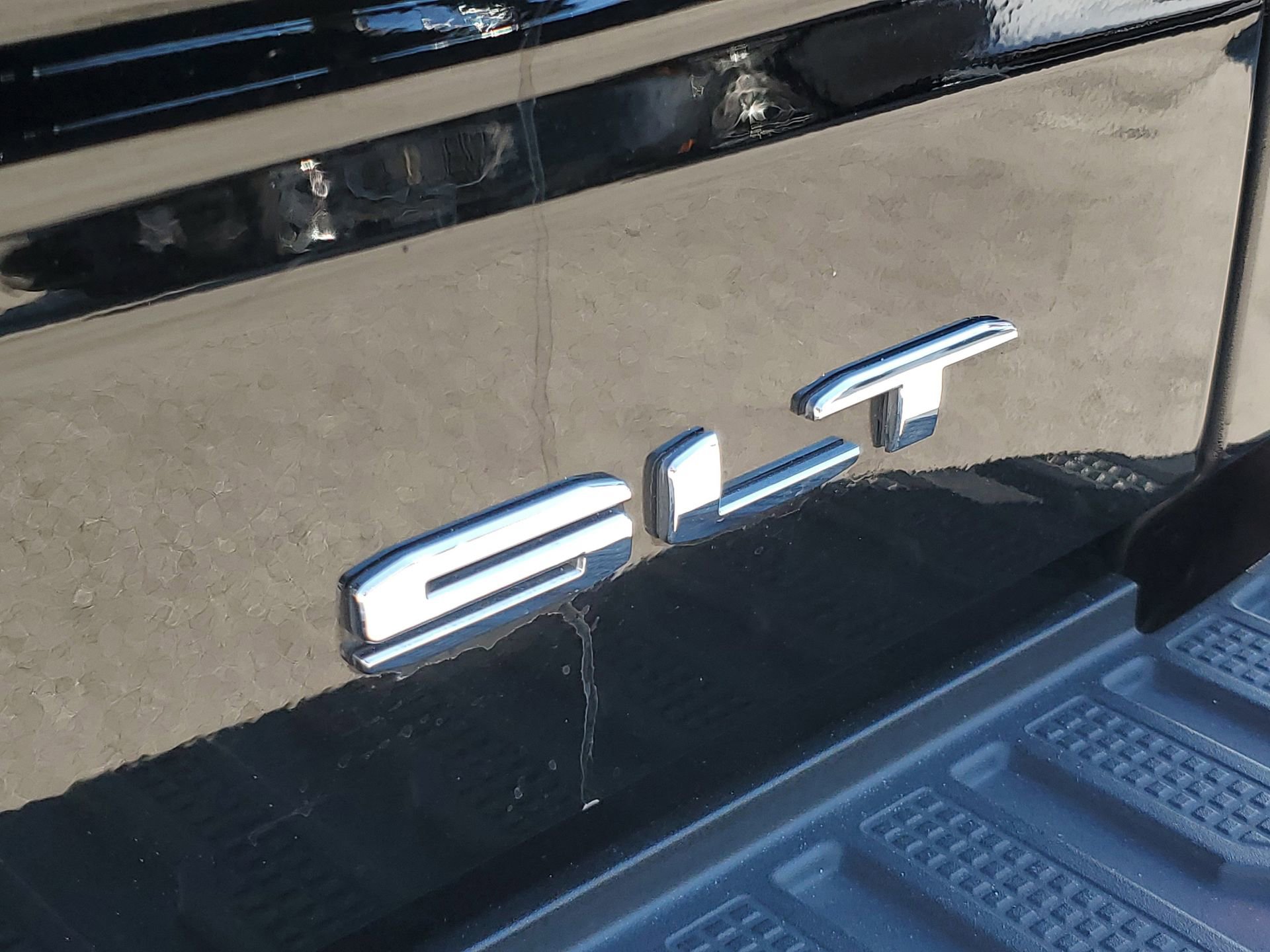 Used 2023 GMC Sierra 1500 SLT w/ SLT Premium Package image 8