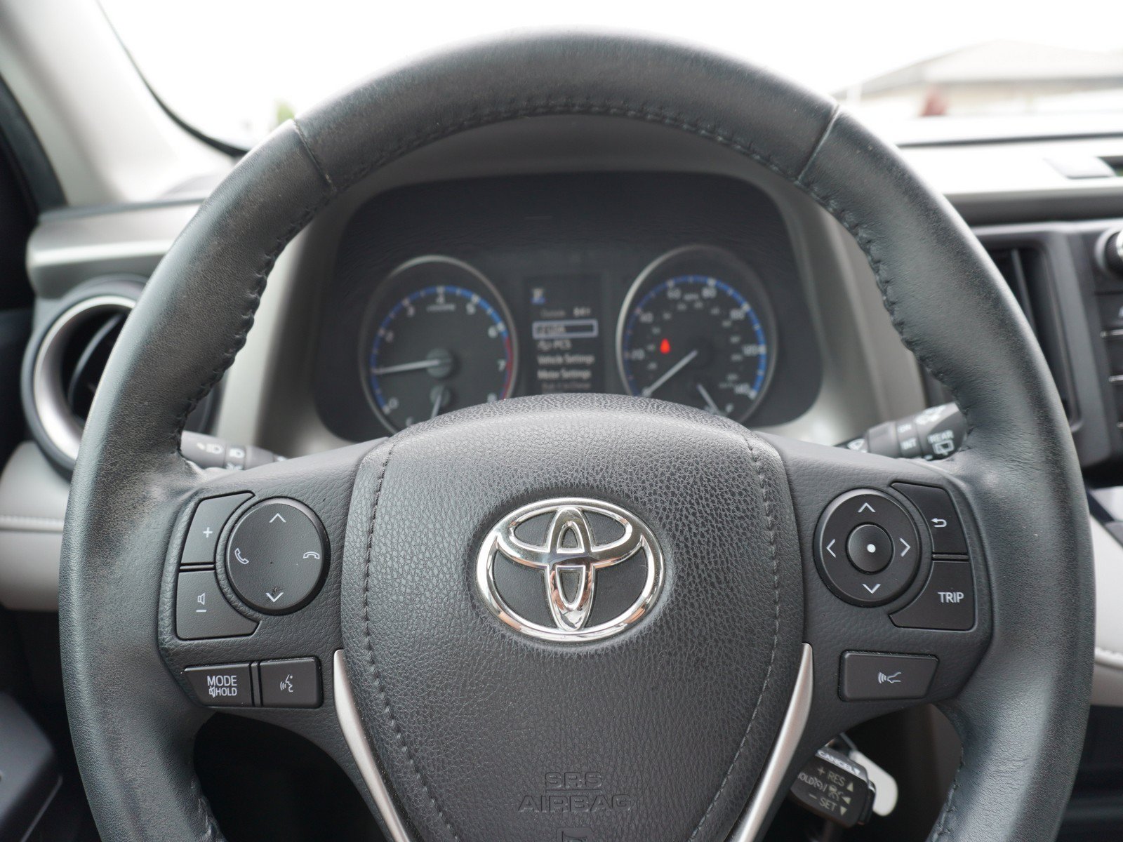 Used 2017 Toyota RAV4 XLE w/ Plus Special Value Package AWD/4WD image 36