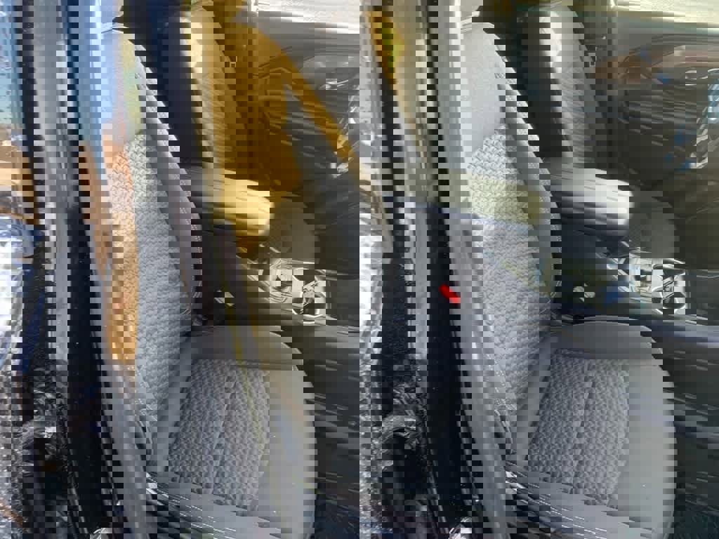 Used 2018 GMC Terrain SLE w/ Driver Convenience Package image 9