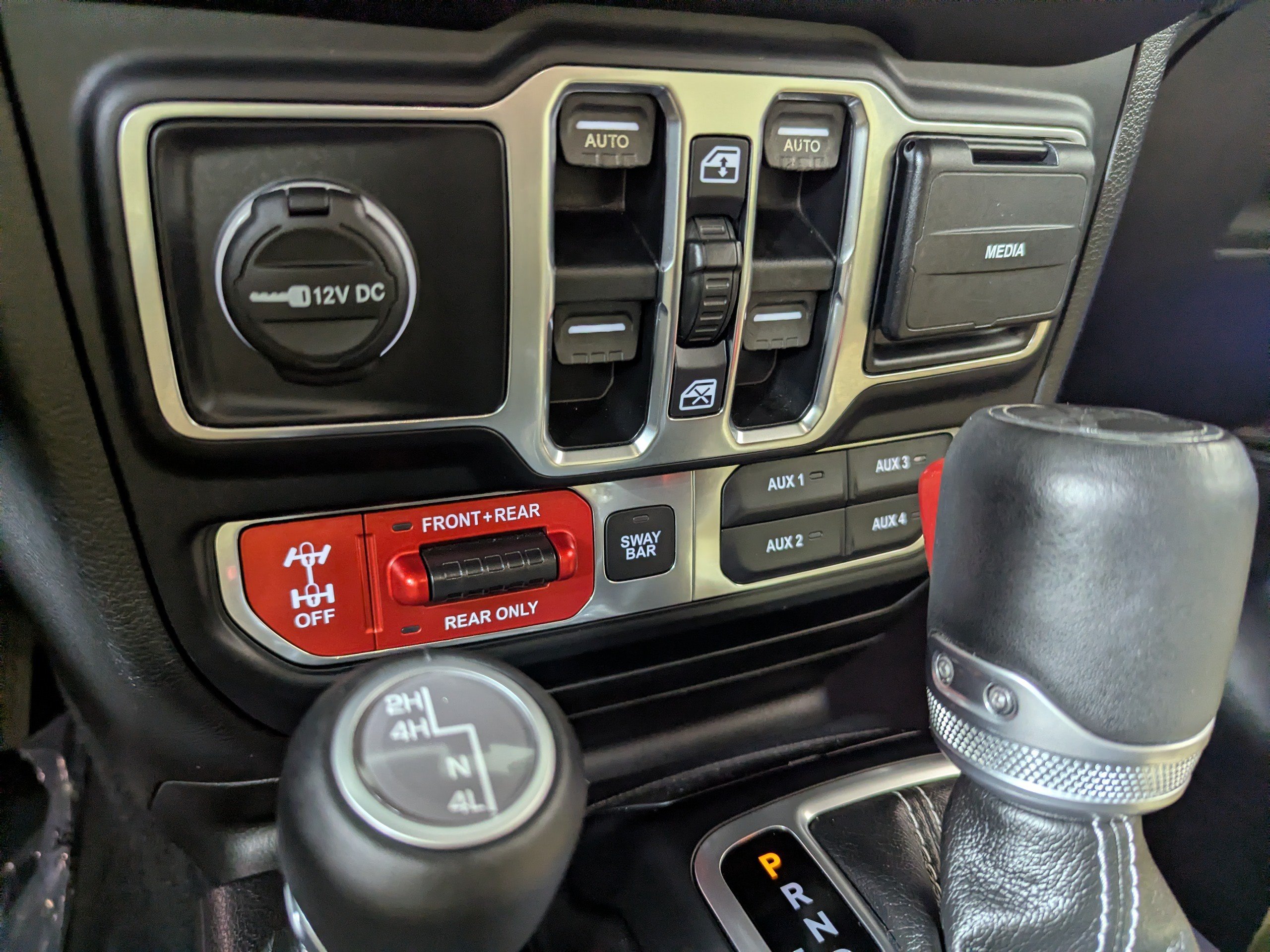 Used 2019 Jeep Wrangler Unlimited Rubicon w/ Dual Top Group AWD/4WD image 24