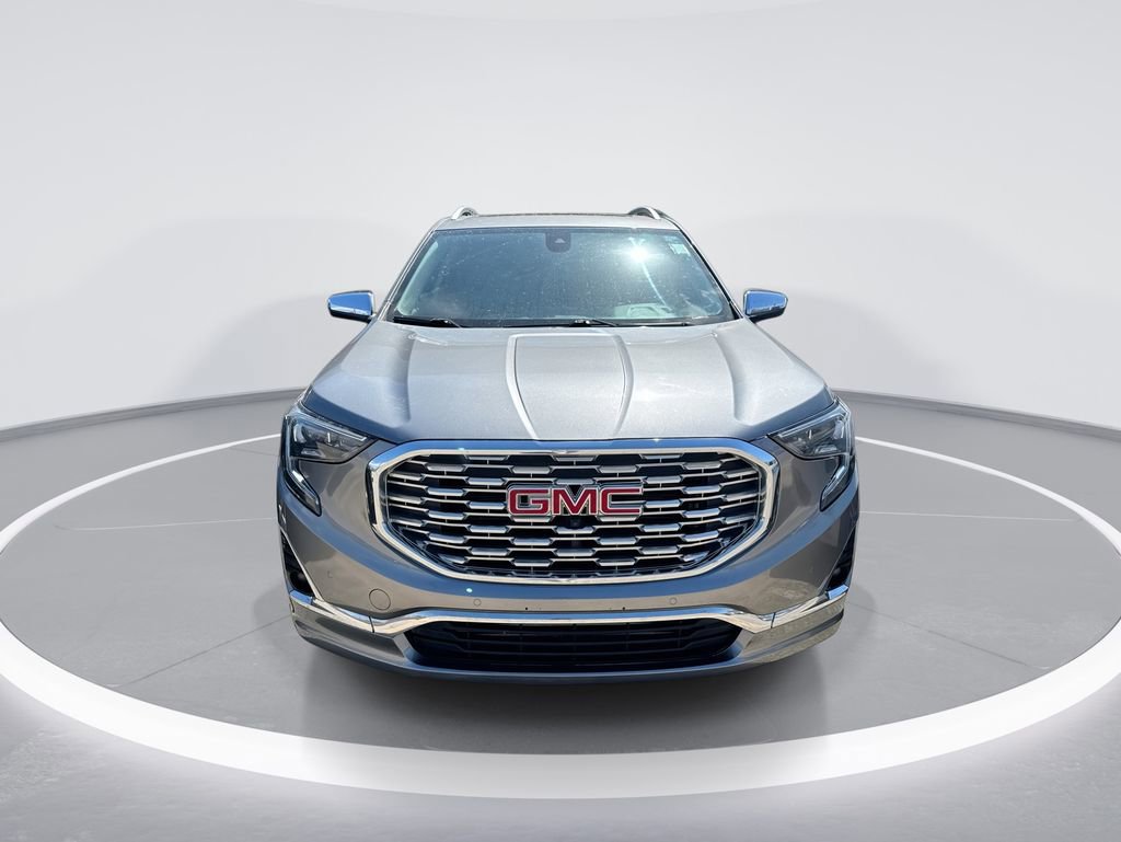 Used 2018 GMC Terrain Denali w/ Advanced Safety Package image 3