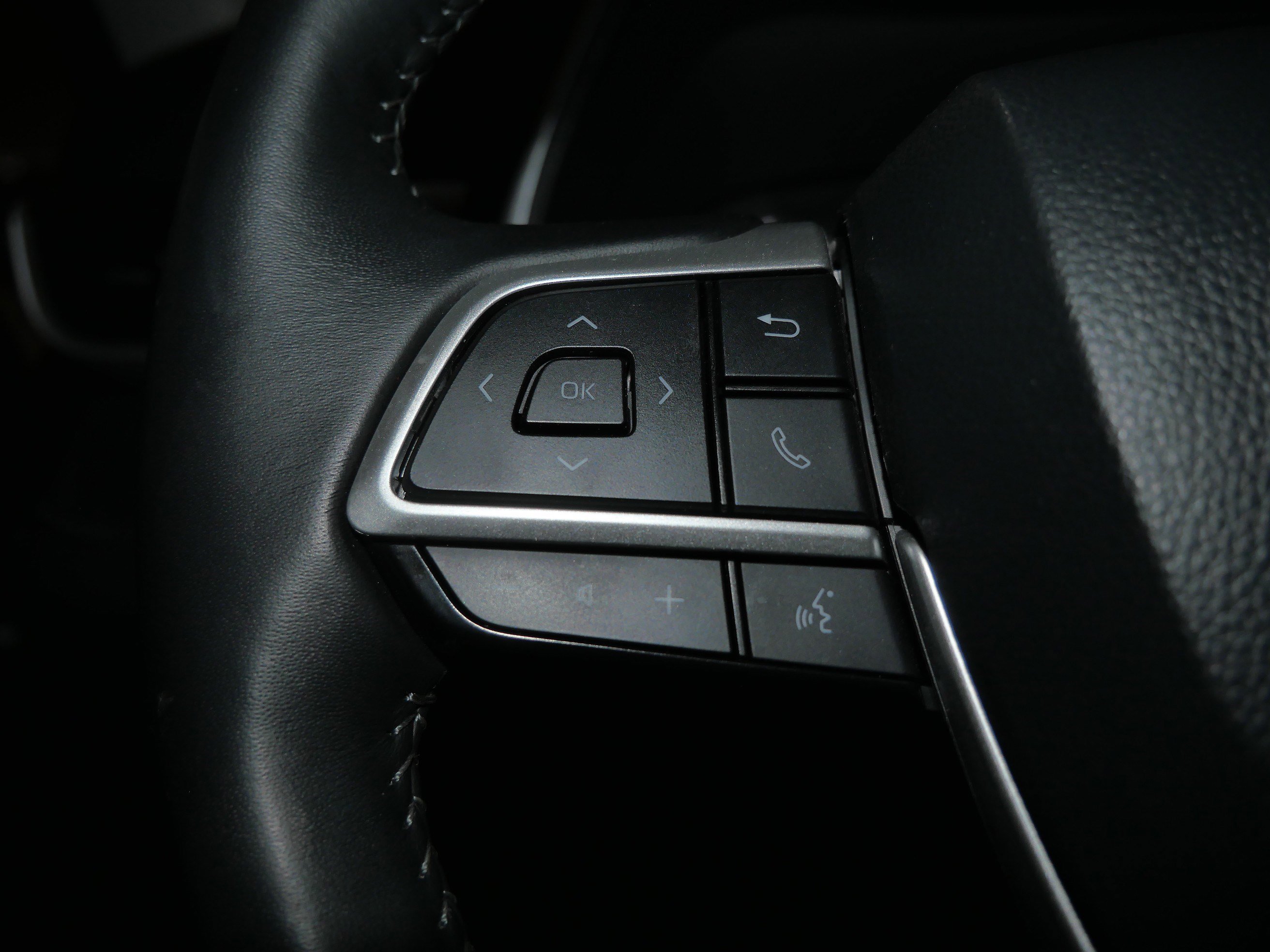 Used 2024 Toyota Highlander XLE image 29