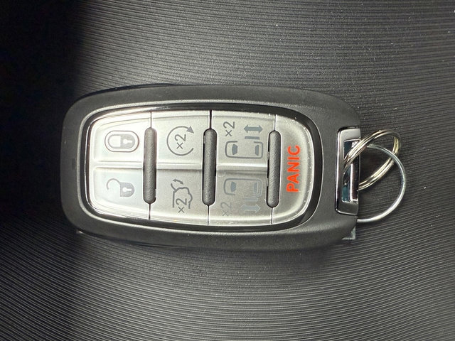 New 2026 Chrysler Pacifica Select image 36