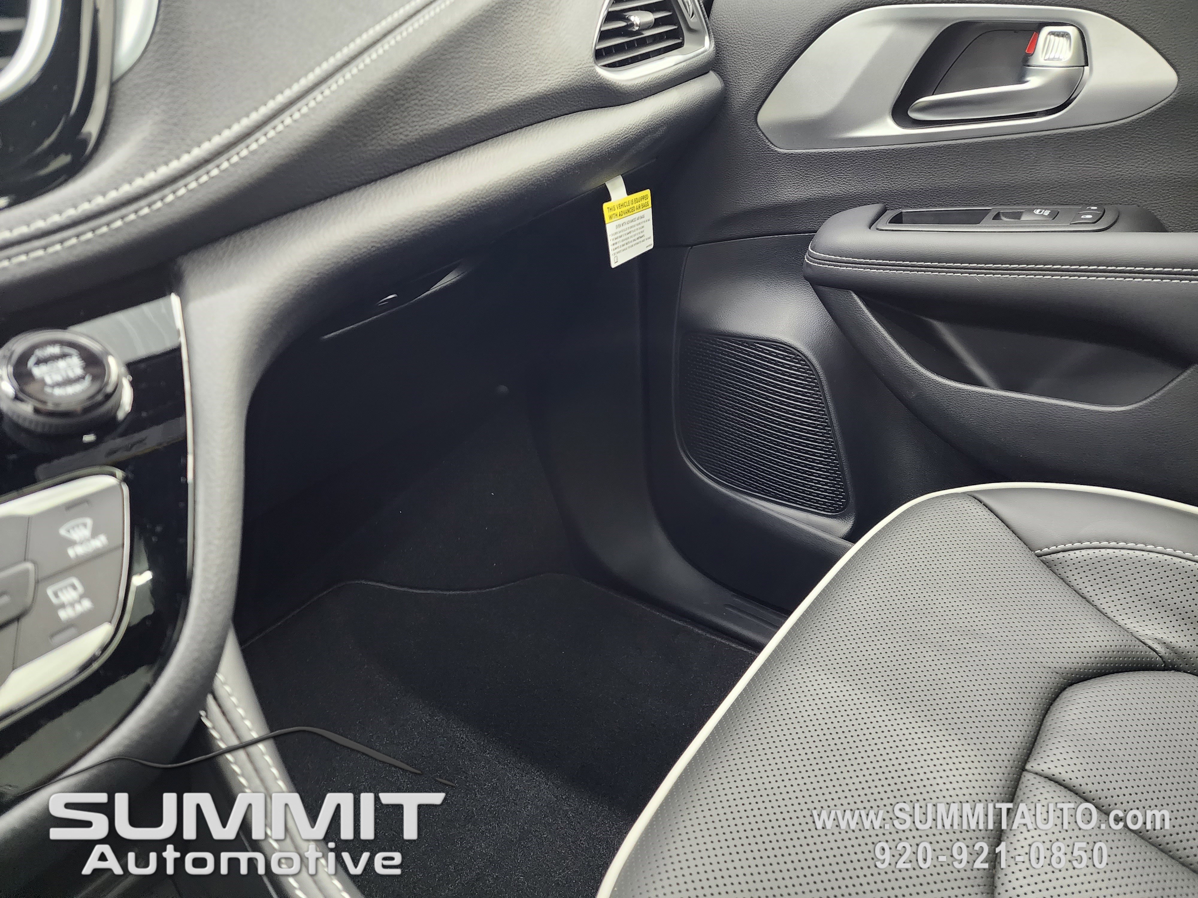 New 2026 Chrysler Pacifica Limited w/ S Appearance Package image 14