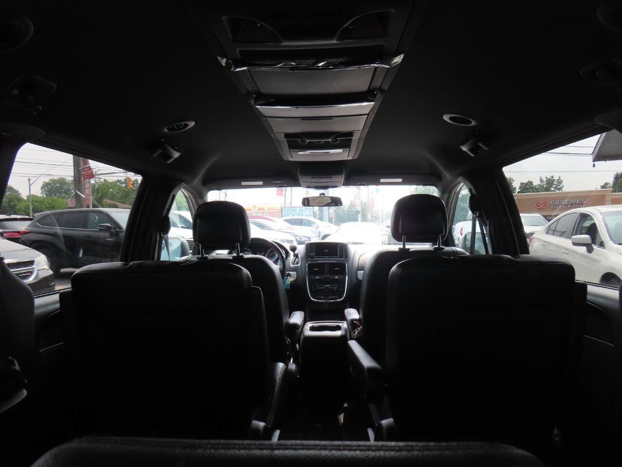 Used 2016 Dodge Grand Caravan R/T FWD image 15