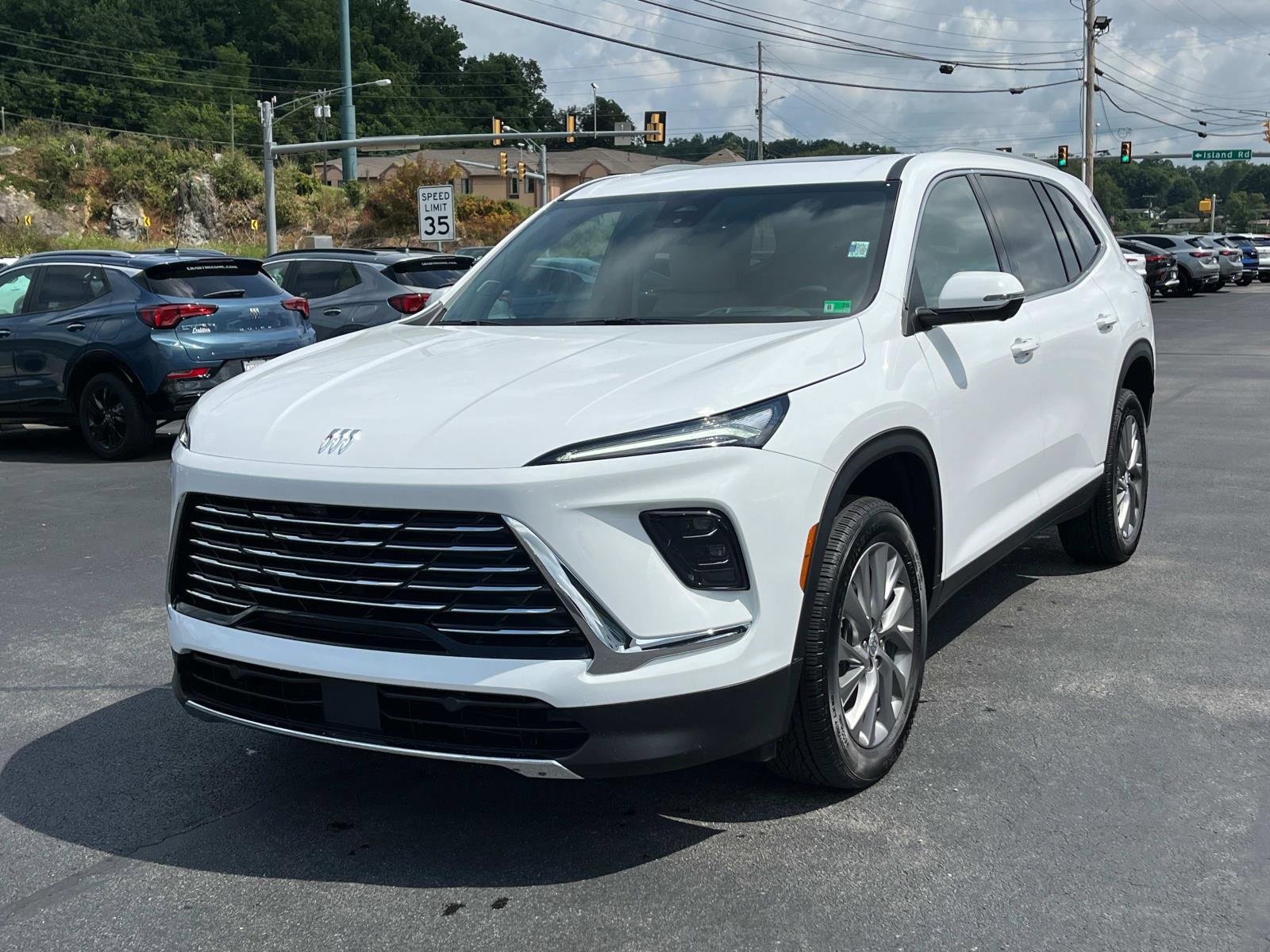 New 2026 Buick Enclave Preferred w/ Power Package image 8