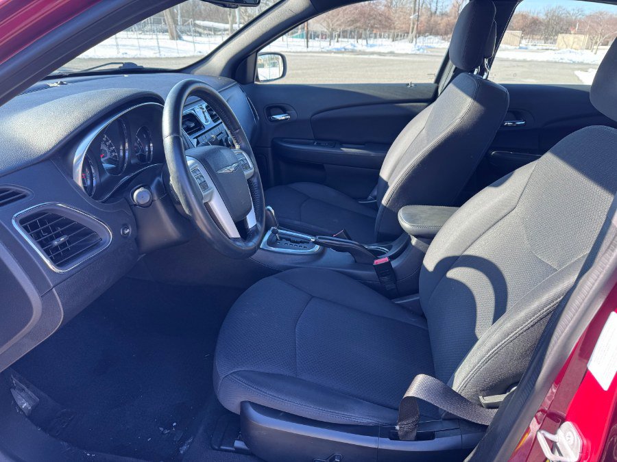 Used 2014 Chrysler 200 Touring image 10