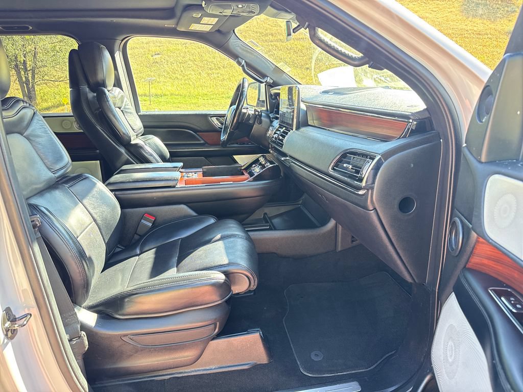 Certified 2021 Lincoln Navigator L Reserve AWD/4WD image 30