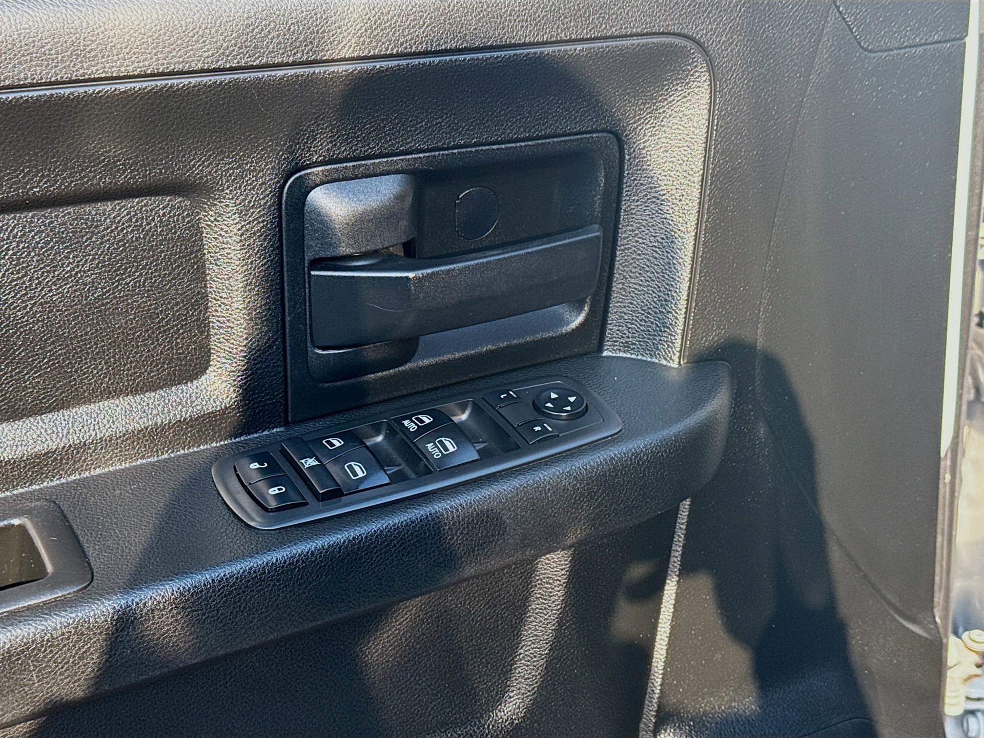 Used 2018 RAM 3500 Tradesman w/ Protection Group image 16