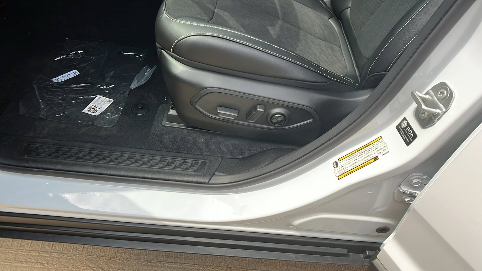 New 2025 Jeep Grand Cherokee L Altitude image 17