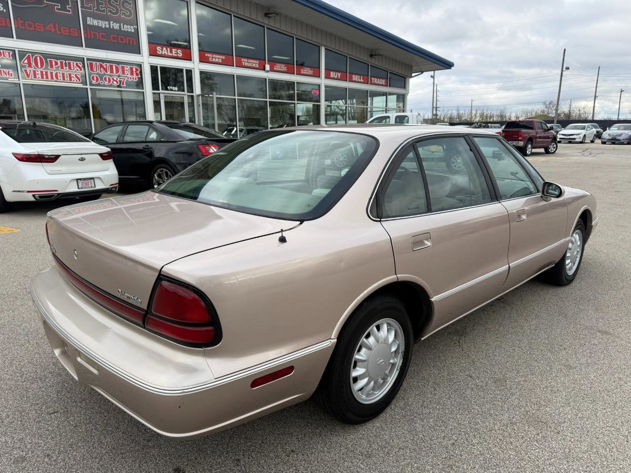 Used 1999 Oldsmobile 88 image 8