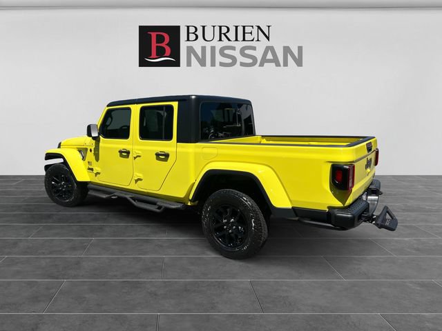 Used 2023 Jeep Gladiator Sport AWD/4WD image 3