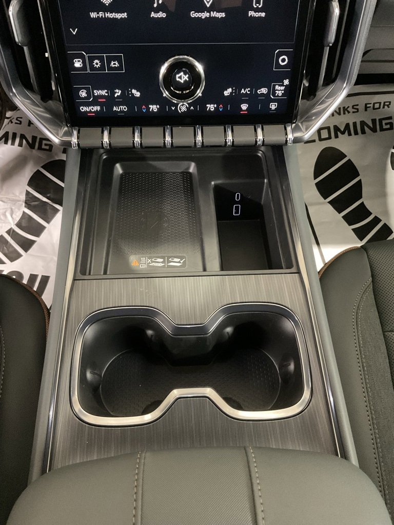 Used 2025 GMC Acadia AT4 image 21