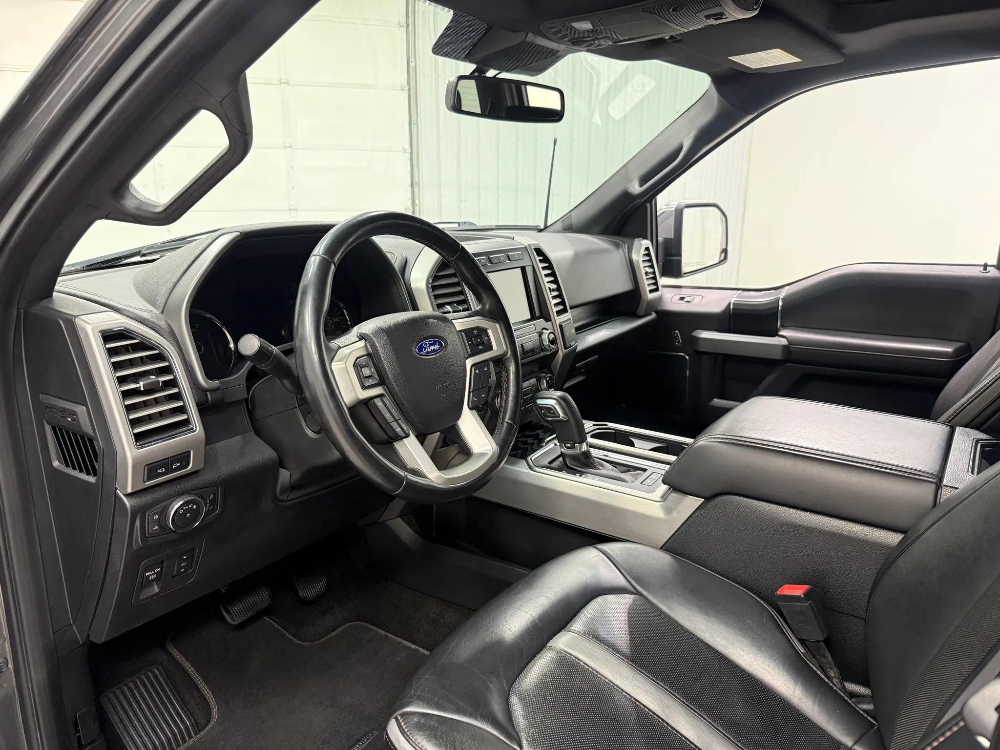 Used 2019 Ford F150 Platinum w/ Equipment Group 701A Luxury AWD/4WD image 12