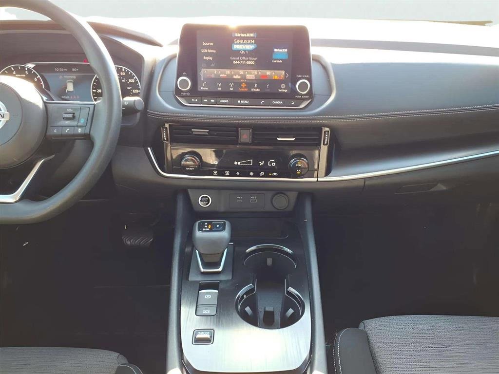 Used 2021 Nissan Rogue SV image 14