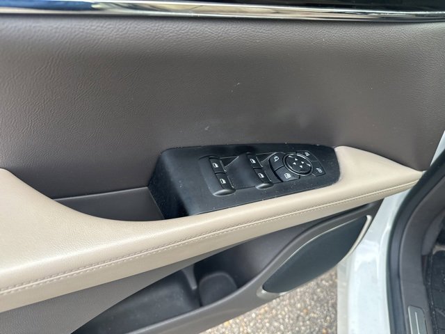 Used 2022 Lincoln Nautilus Reserve w/ Equipment Group 201A image 12