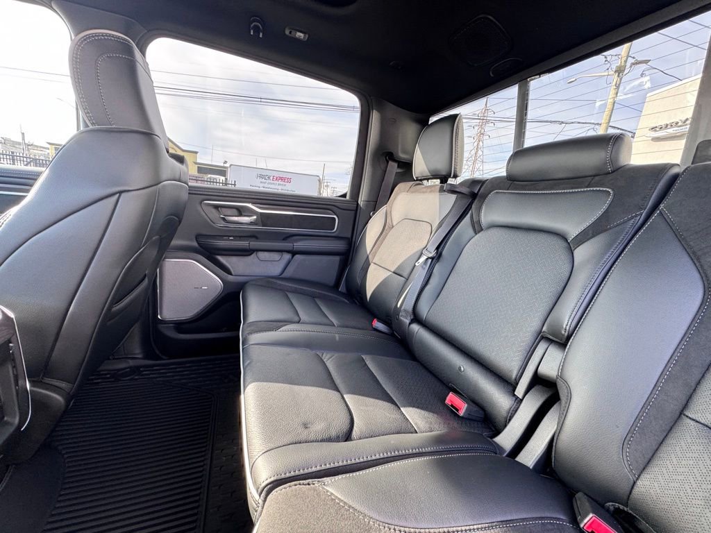 New 2026 RAM 1500 Laramie AWD/4WD image 17