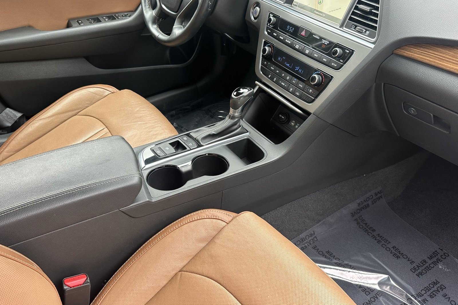 Used 2015 Hyundai Sonata Limited w/ Option Group 06 FWD image 17