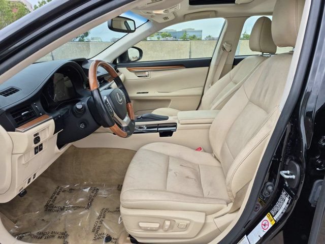 Used 2014 Lexus ES 300h w/ Luxury Package w/Bamboo Trim FWD image 9