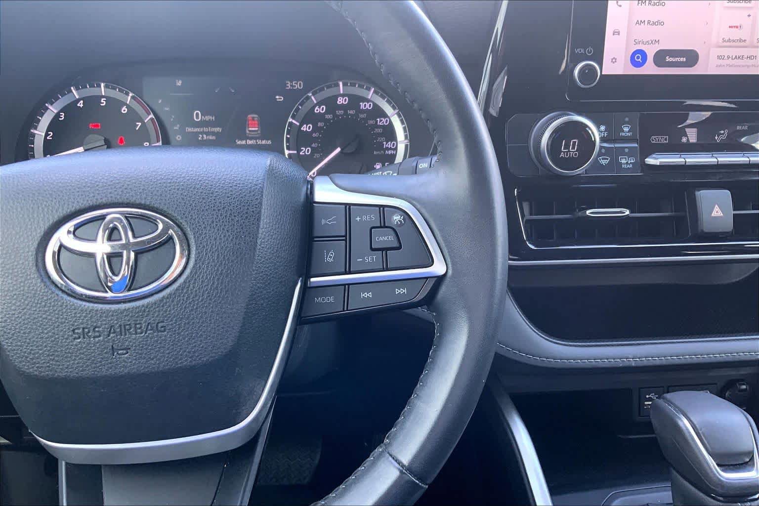 Used 2023 Toyota Highlander LE image 24