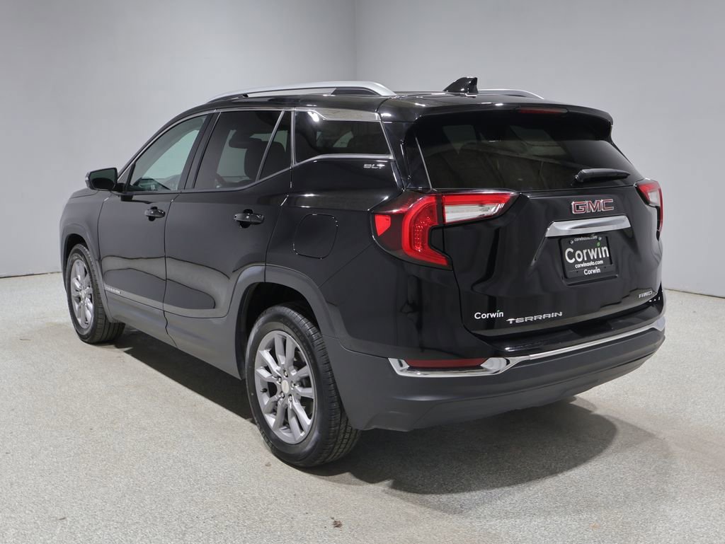 Used 2024 GMC Terrain SLT AWD/4WD image 5