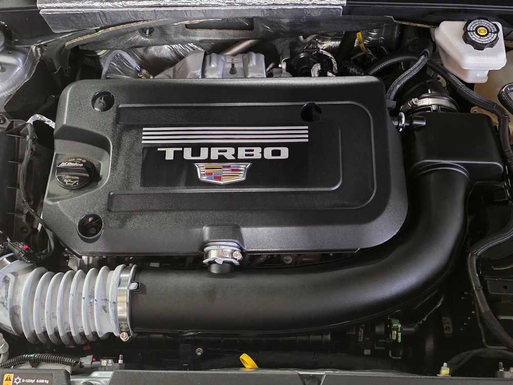 Used 2024 Cadillac XT4 Premium Luxury image 10