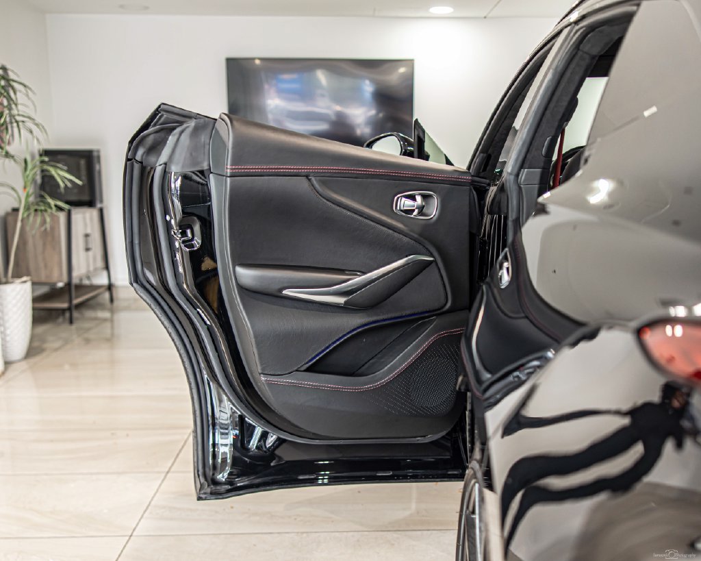 Used 2021 Aston Martin DBX AWD/4WD image 36