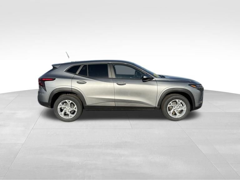 New 2026 Chevrolet Trax LS w/ LS Convenience Package image 2