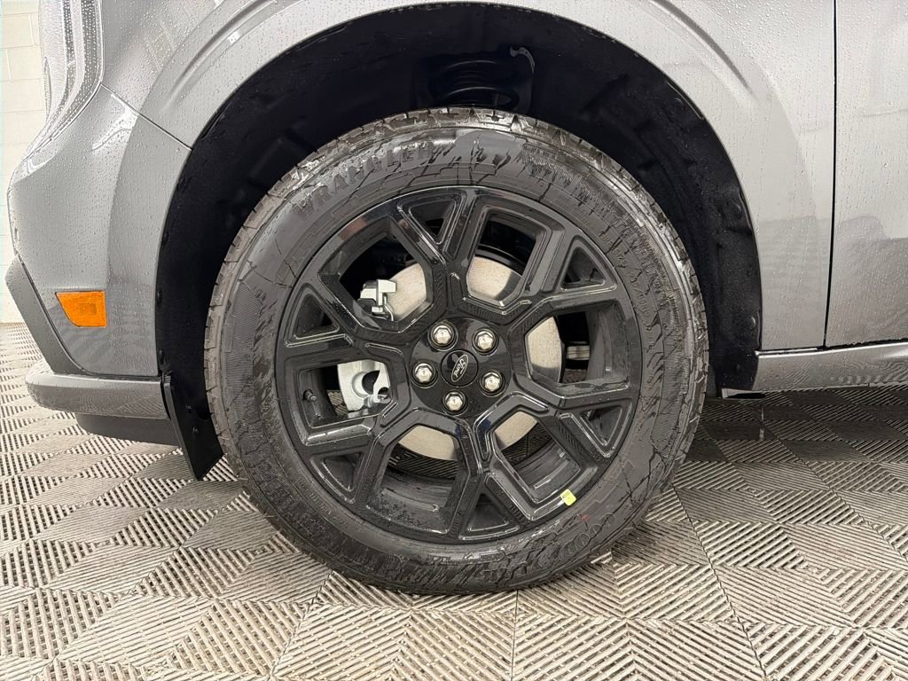 New 2026 Ford Maverick Lobo image 13