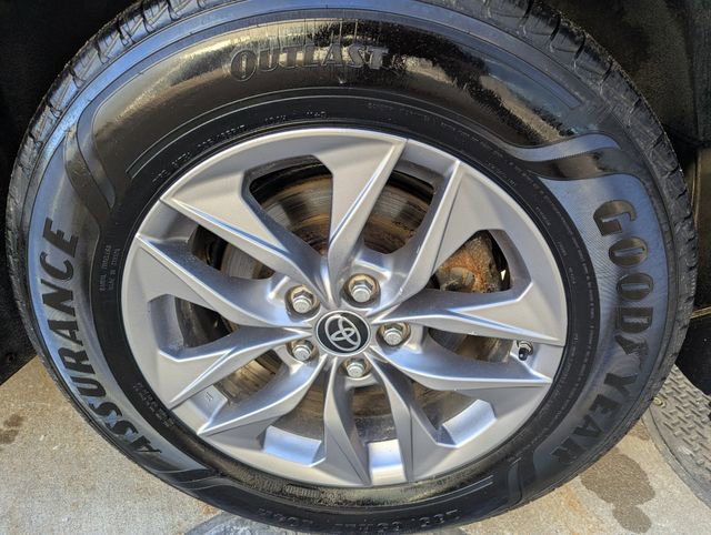 Used 2021 Toyota Sienna XLE w/ XLE Plus Package image 7