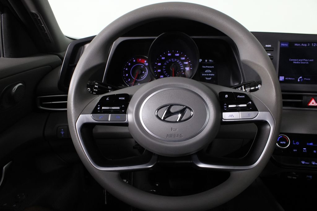 Certified 2022 Hyundai Elantra SEL FWD image 10