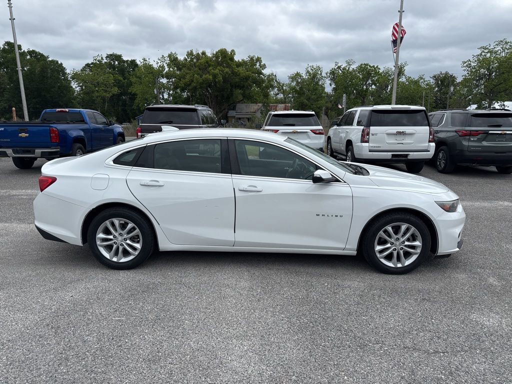 Used 2018 Chevrolet Malibu LT w/ Leather Package FWD image 3