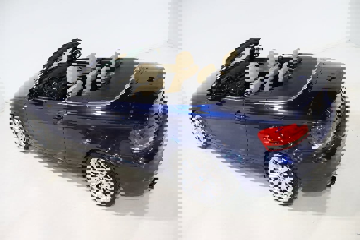 Used 2012 BMW 135i Convertible image 11