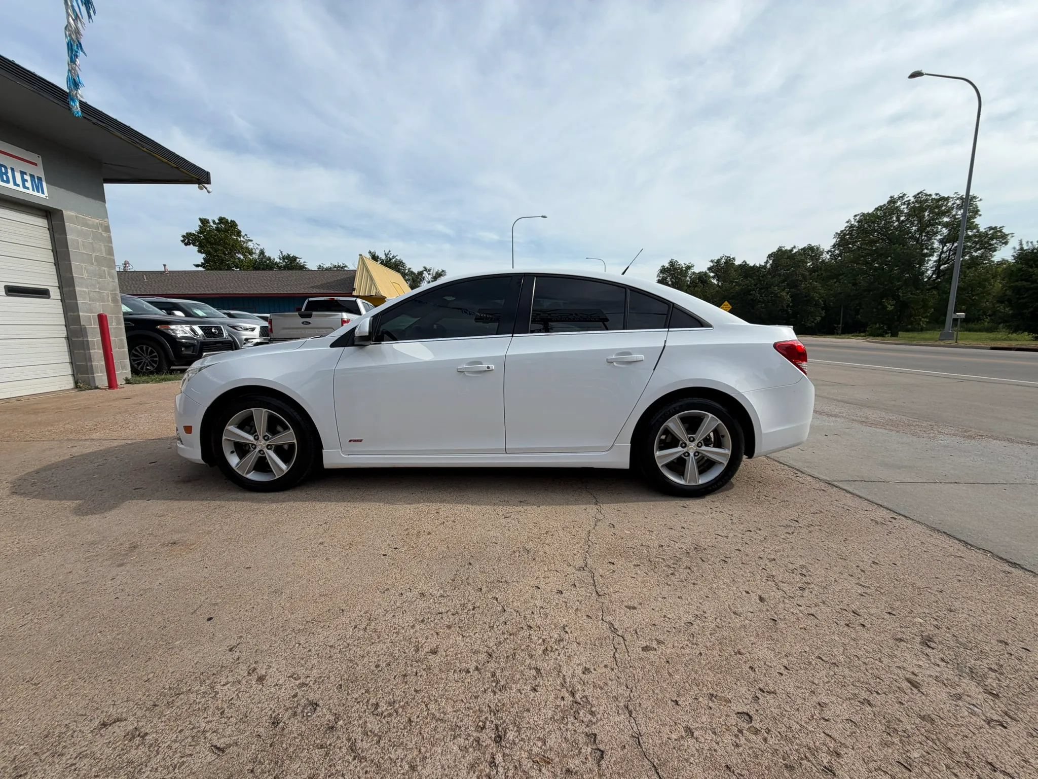 Used 2014 Chevrolet Cruze LT w/ RS Package FWD image 3