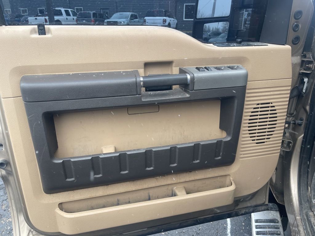 Used 2014 Ford F250 Lariat w/ Chrome Package image 17