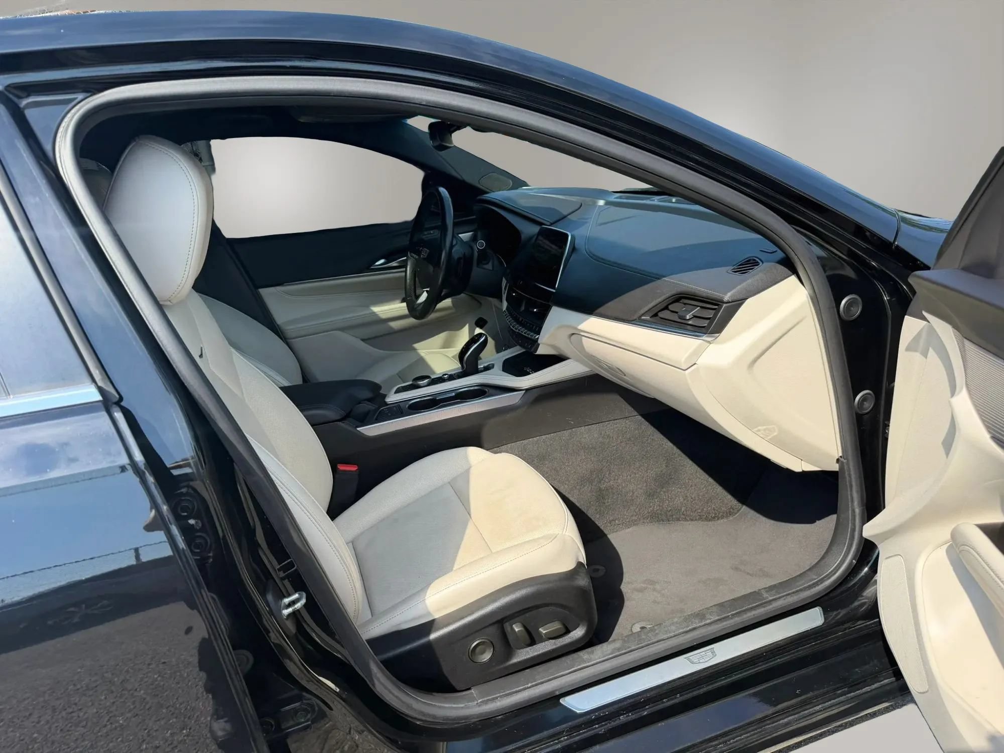 Used 2022 Cadillac CT4 Premium Luxury AWD/4WD image 28