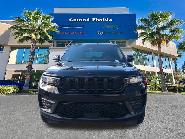 Certified 2025 Jeep Grand Cherokee Altitude AWD/4WD image 3