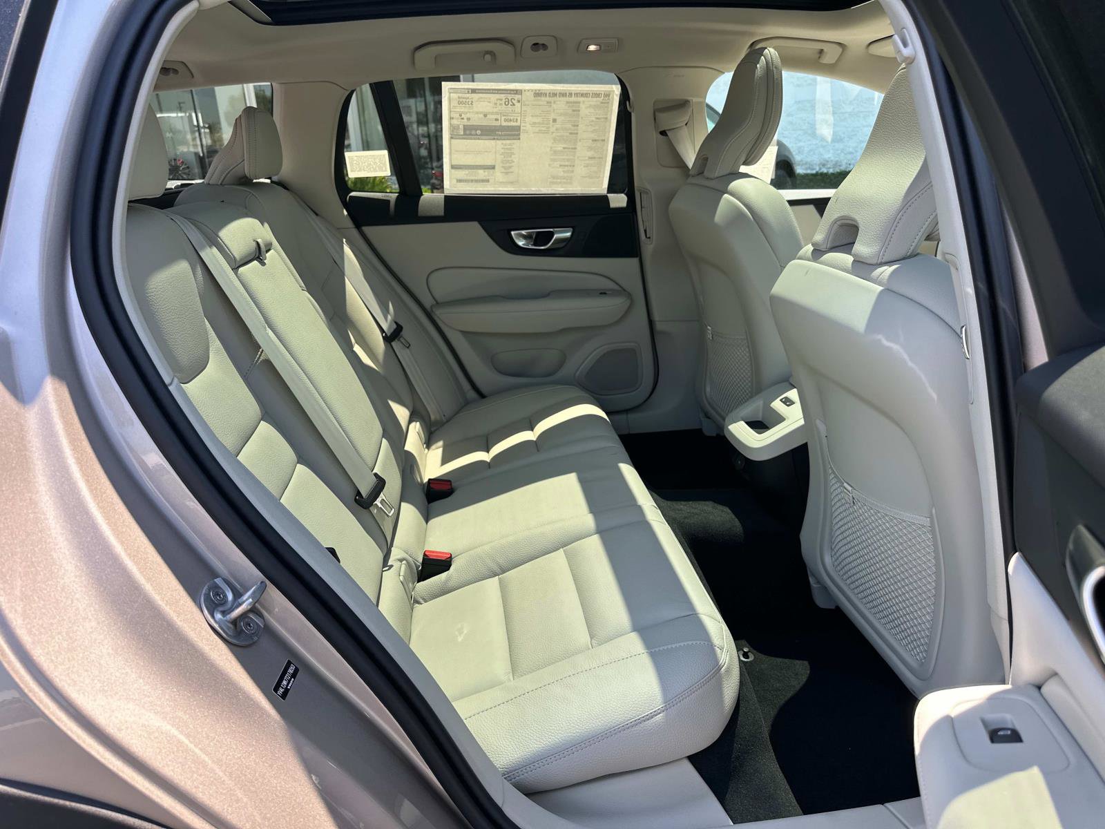 New 2026 Volvo V60 B5 Cross Country Plus w/ Climate Package AWD/4WD image 19