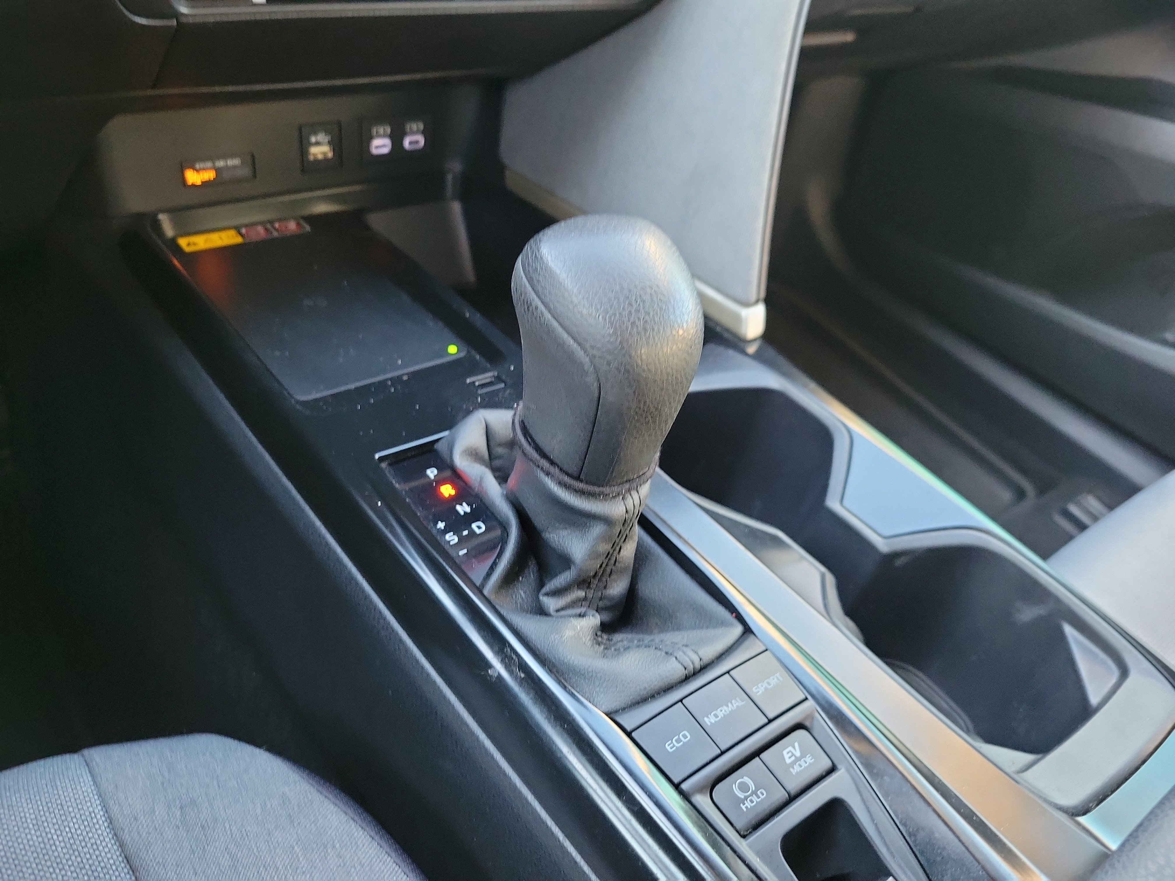 Used 2025 Toyota Camry LE image 28