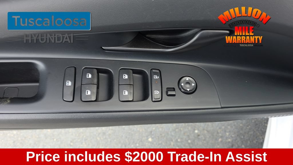 Used 2025 Hyundai Elantra Sport FWD image 13
