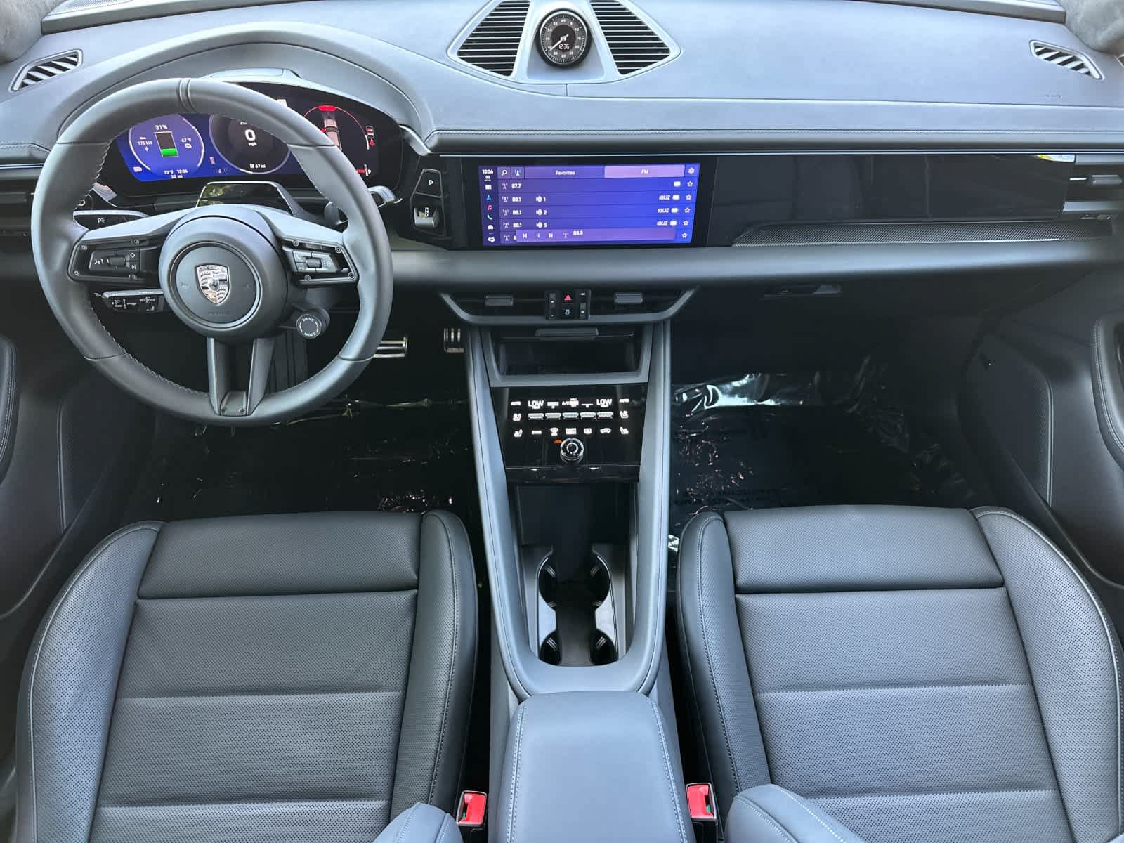 New 2026 Porsche Macan Turbo Electric AWD/4WD image 6