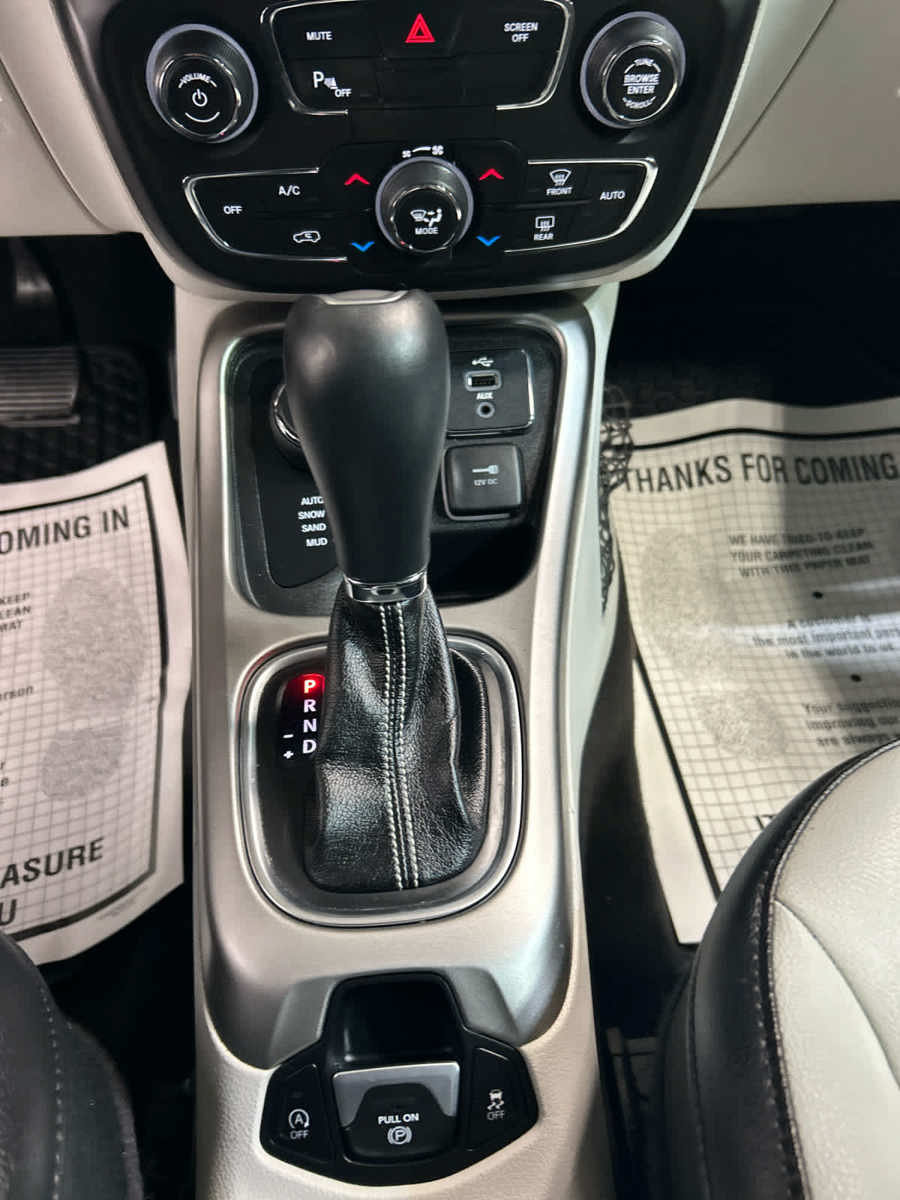 Used 2018 Jeep Compass Latitude w/ Popular Equipment Group AWD/4WD image 8